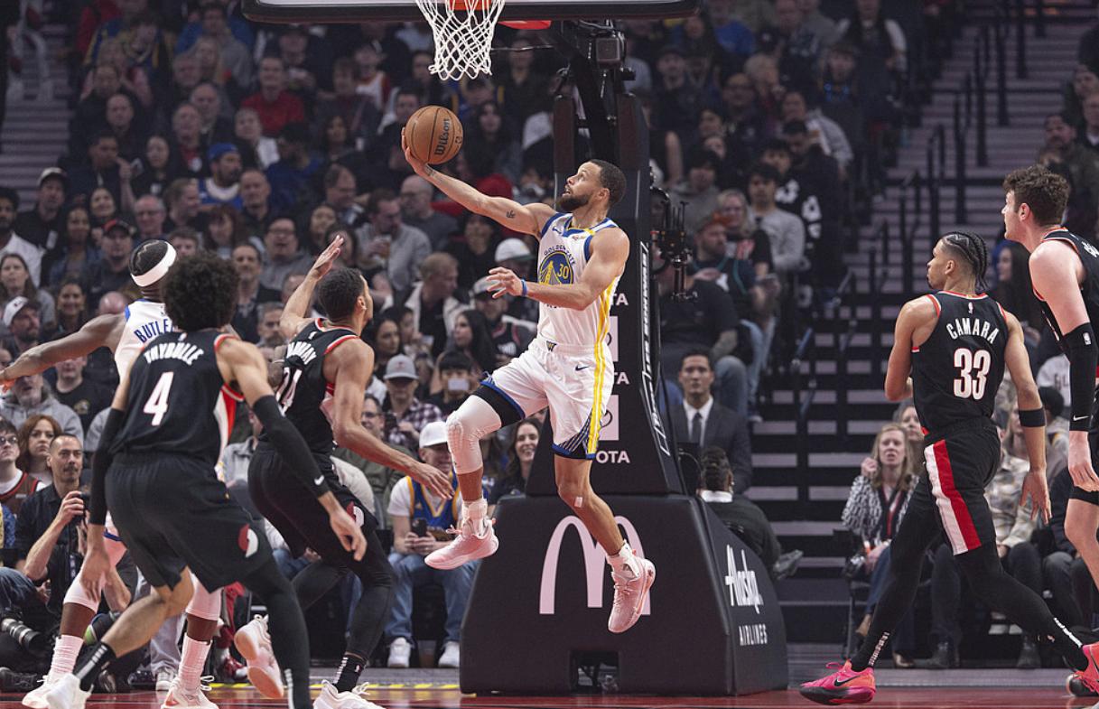 开云体育app-西班牙男篮绝地反击雷霆，库里送出助攻