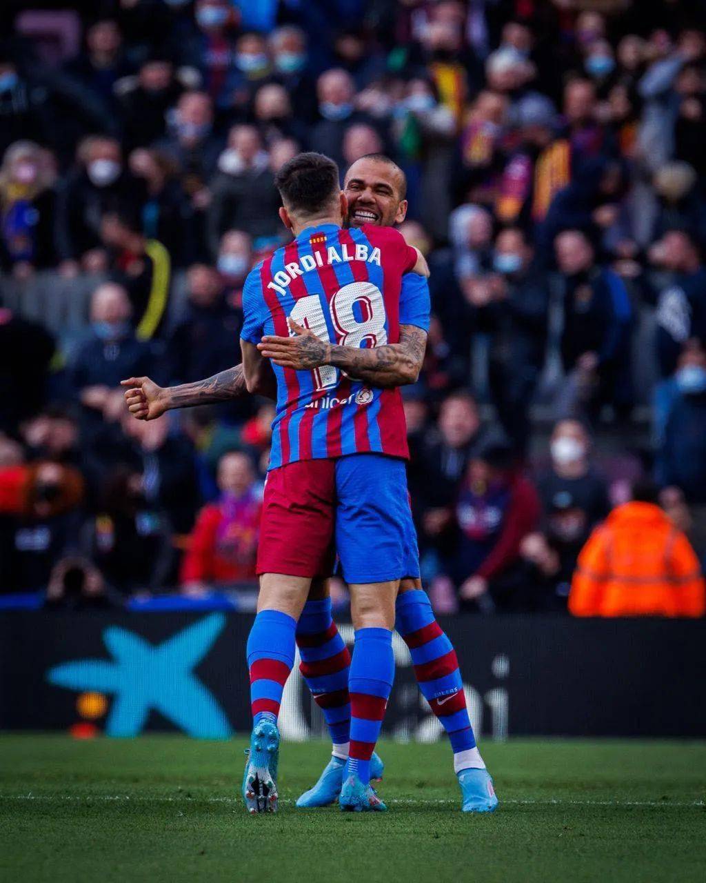 开云体育登录-波兰鏖战勒沃库森，阿尔巴送出助攻