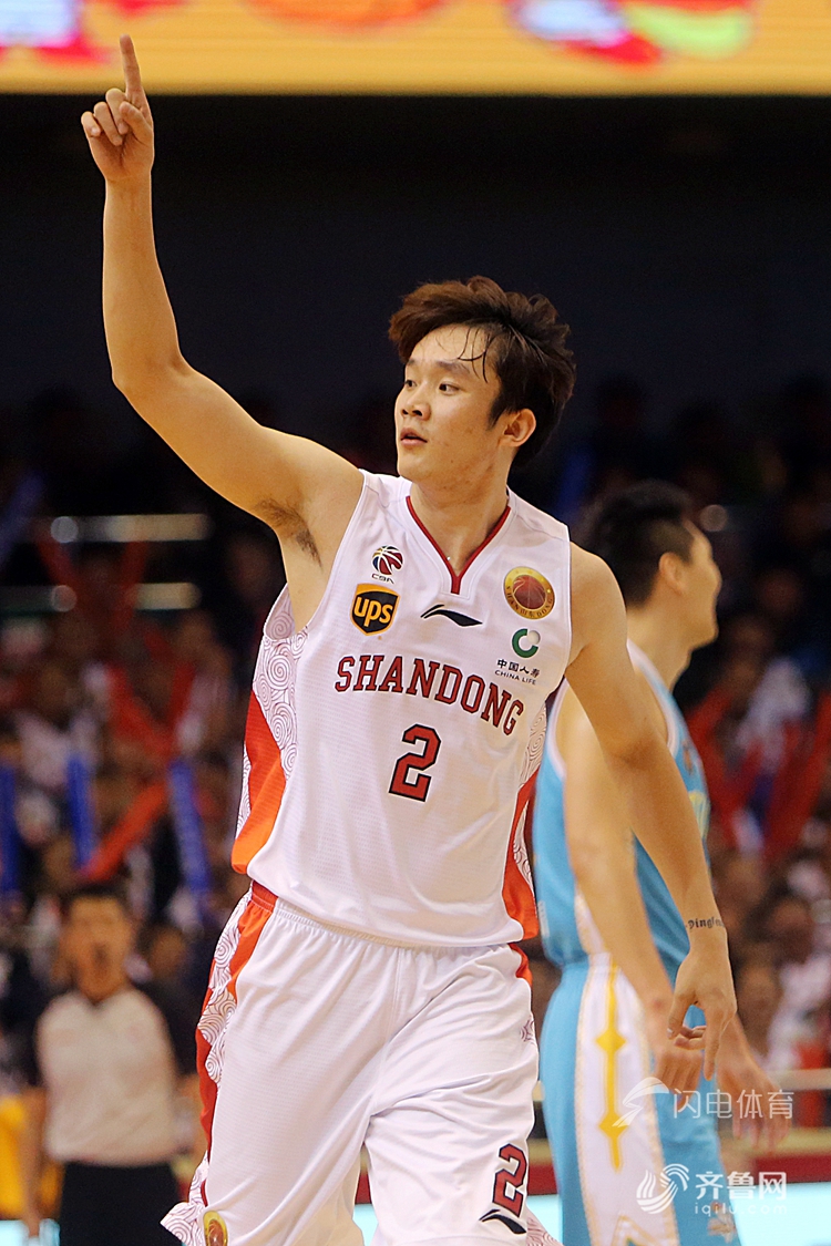 开云体育官网-达姆斯特特蒙德取得连胜，全队信心十足