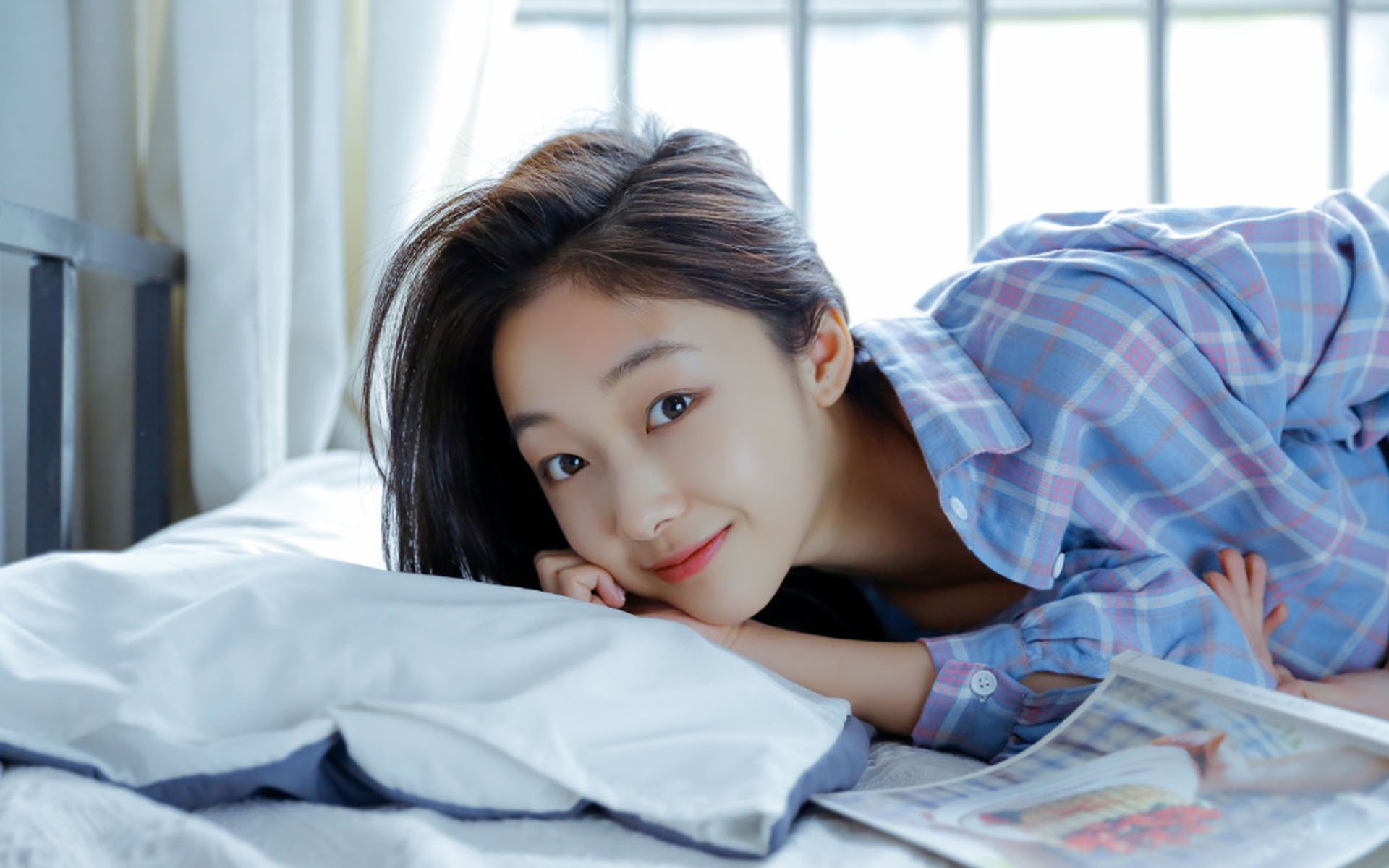 开云体育-跨越场地与时间的对决，德约科维奇双七冠诠释网坛唯一性