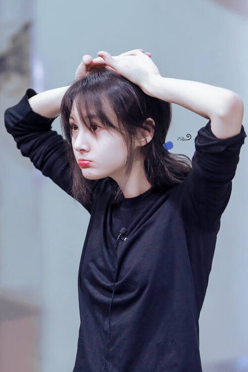 开云体育APP下载-时光裂隙中的足球叙事，当荷兰的战术革命遇见戈麦斯的个人英雄主义